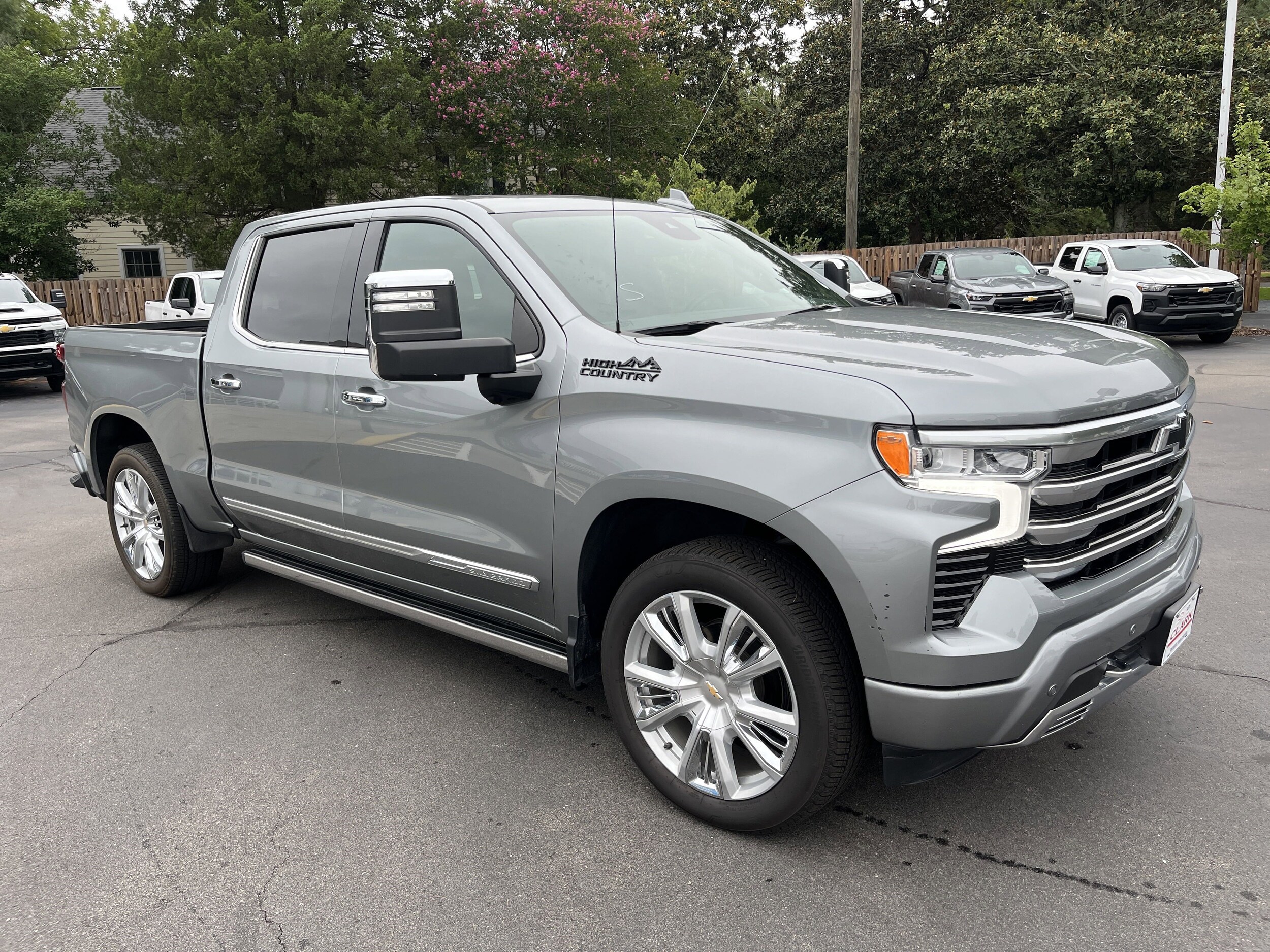 2024 Chevrolet Silverado 1500 High Country photo 3