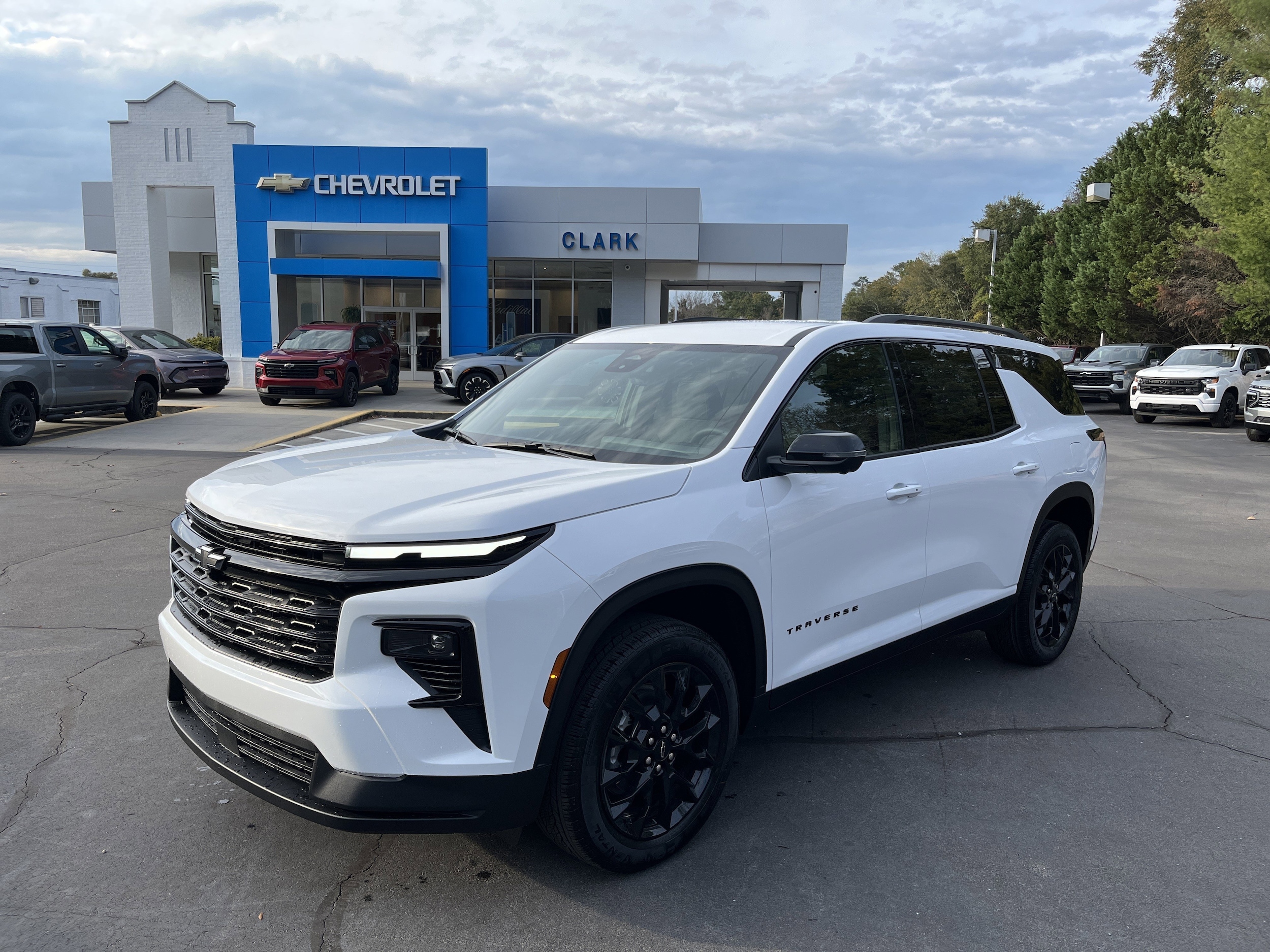 2026 Chevrolet Traverse LT's photo