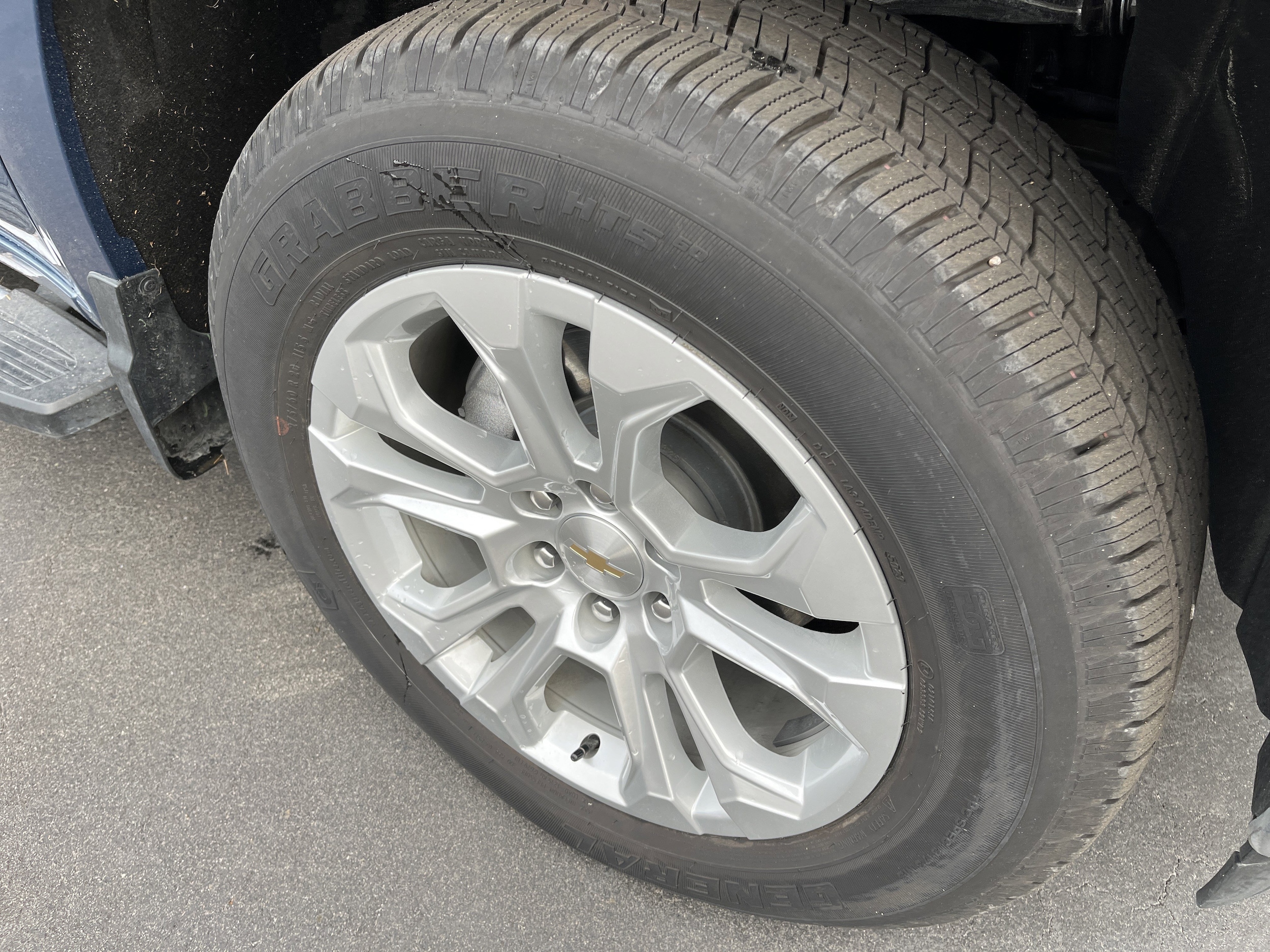 2024 Chevrolet Silverado 1500 LTZ photo 3