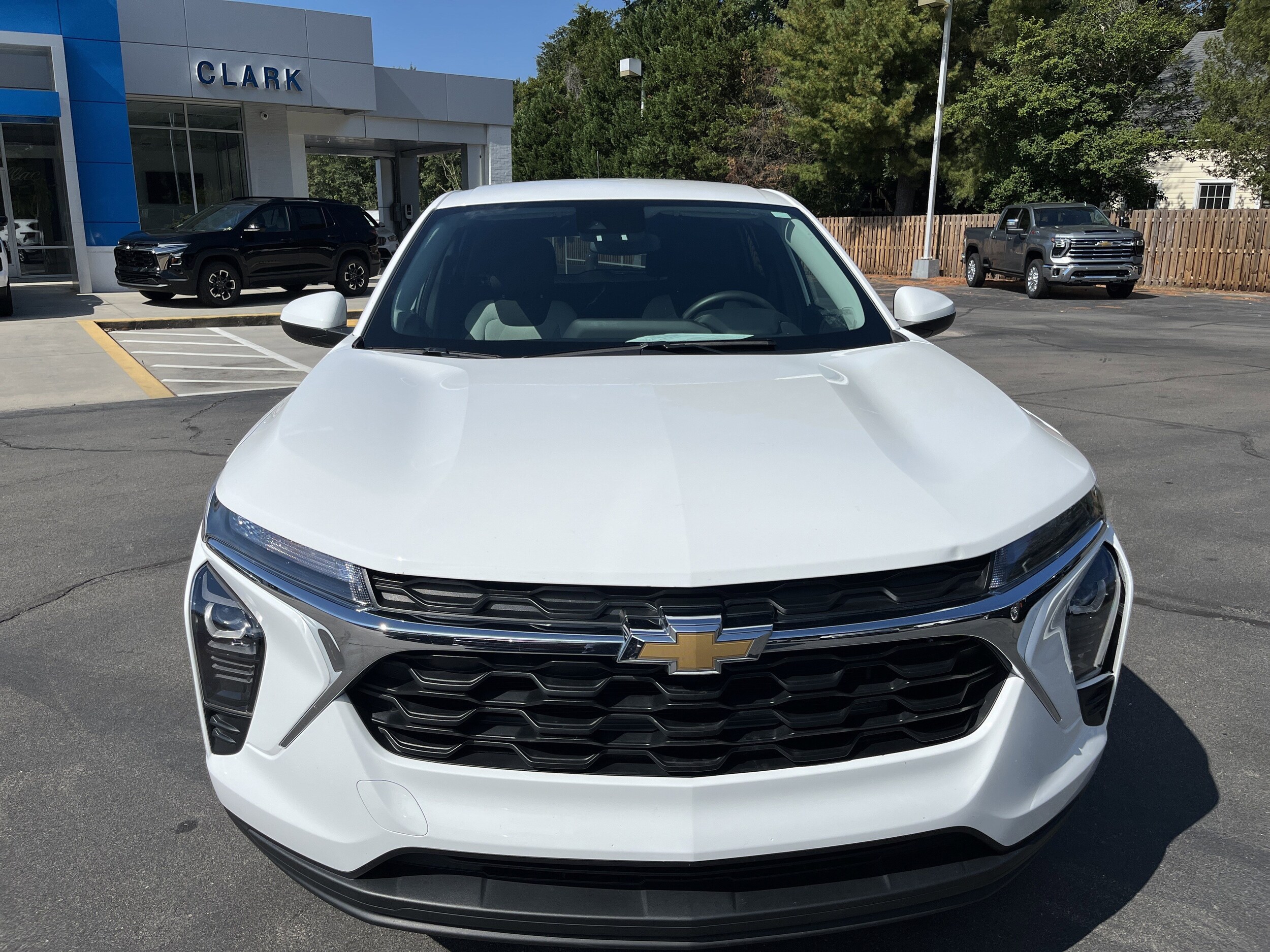 2024 Chevrolet Trax LS photo 2