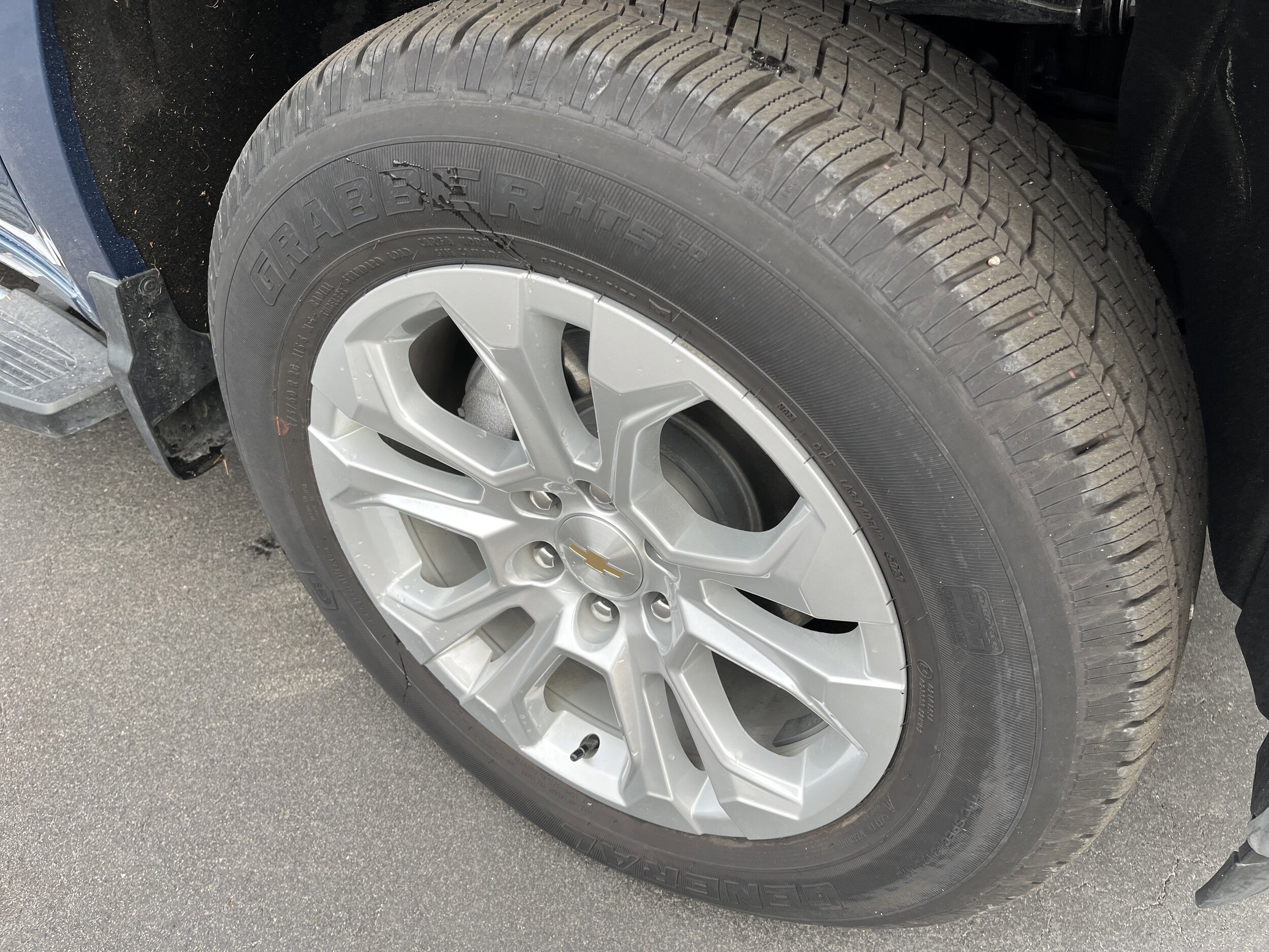 2024 Chevrolet Silverado 1500 LTZ photo 3