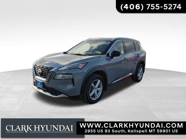 2021 Nissan Rogue Platinum's photo