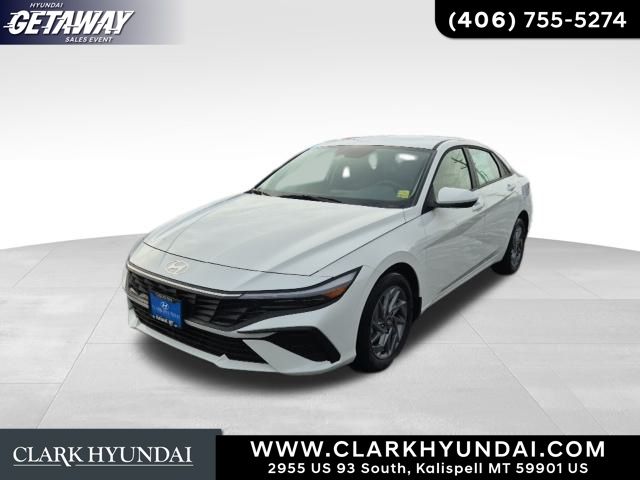 2026 Hyundai Elantra Blue's photo