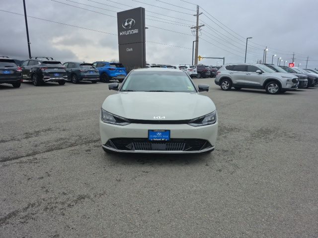 2022 Kia EV6 Light Wind GT-Line photo 2
