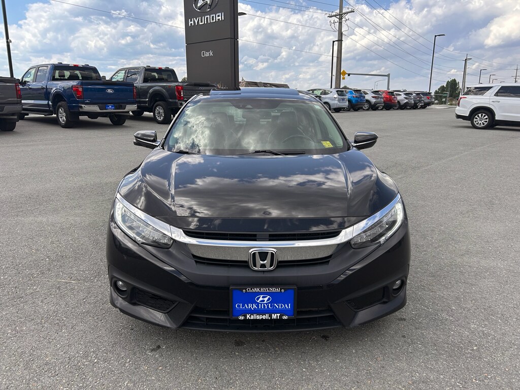 2016 Honda Civic Touring photo 2
