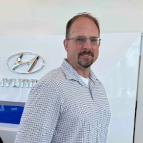 Staff member Brian Cook from ID_038374