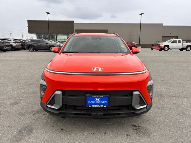 2025 Hyundai Kona SEL photo 2