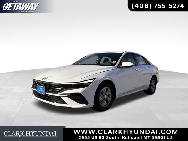 2025 Hyundai Elantra SE's photo