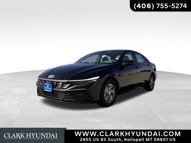 2025 Hyundai Elantra SE's photo