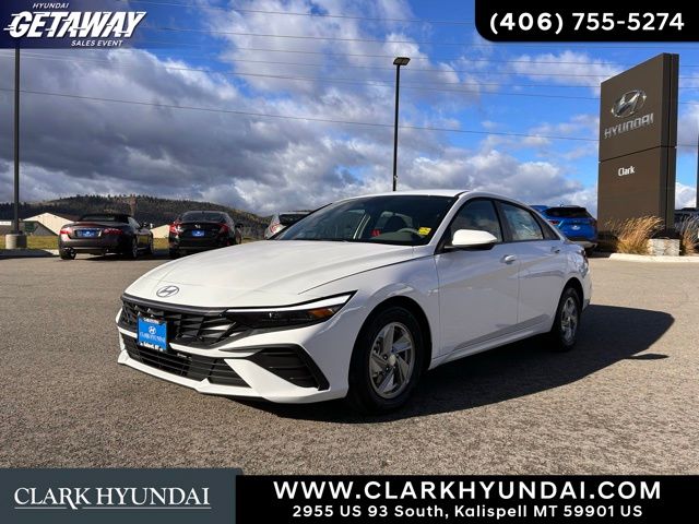 2025 Hyundai Elantra SE's photo
