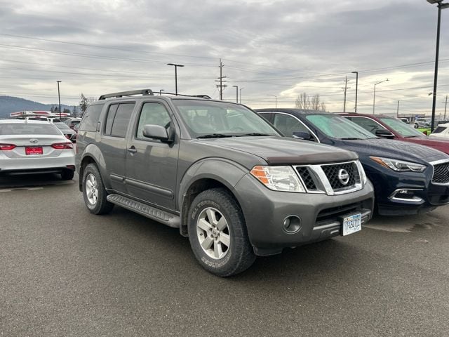 2008 Nissan Pathfinder SE's photo
