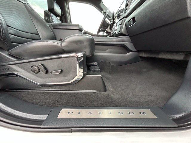 2025 Ford F-350 Super Duty Platinum - Photo 47