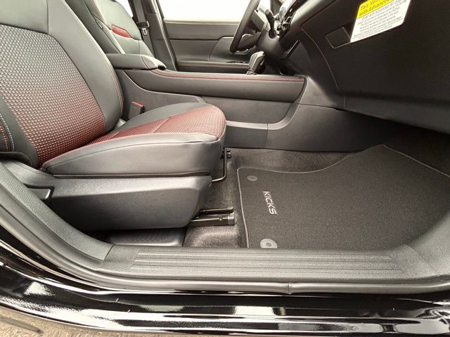 2025 Nissan Kicks SR AWD - Photo 34