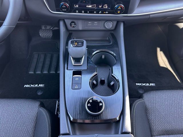2026 Nissan Rogue SV - Photo 14