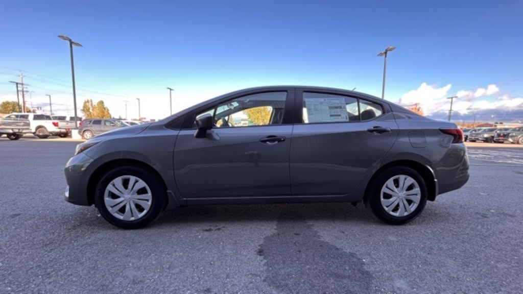 New 2025 Nissan Versa 1.6 S Sedan