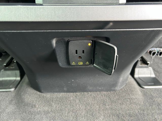 2025 Ford F-350 Super Duty Platinum - Photo 53