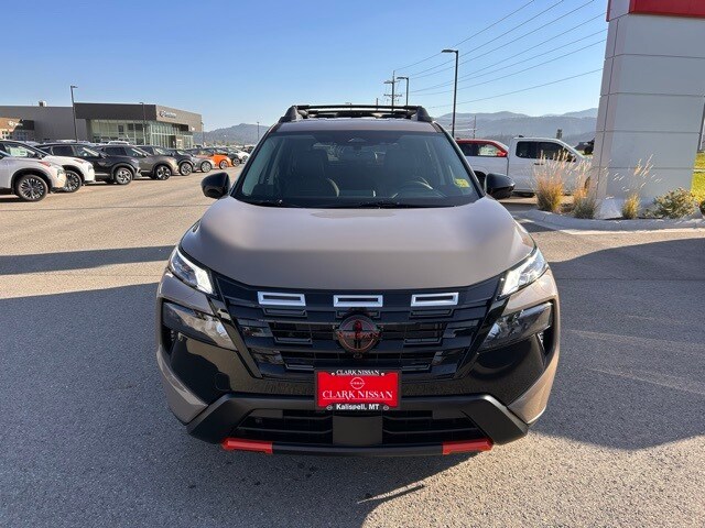 2026 Nissan Rogue SV photo 2