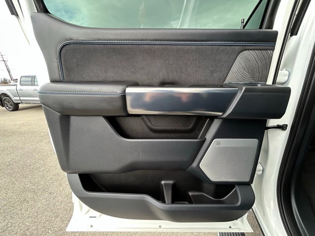 2025 Ford F-350 Super Duty Platinum - Photo 55