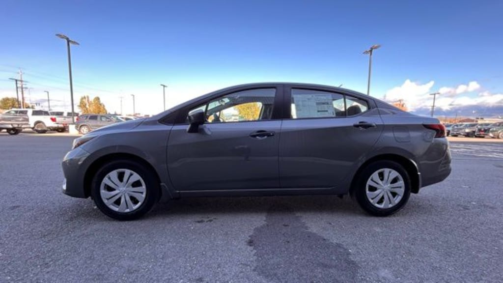 New 2025 Nissan Versa 1.6 S Sedan