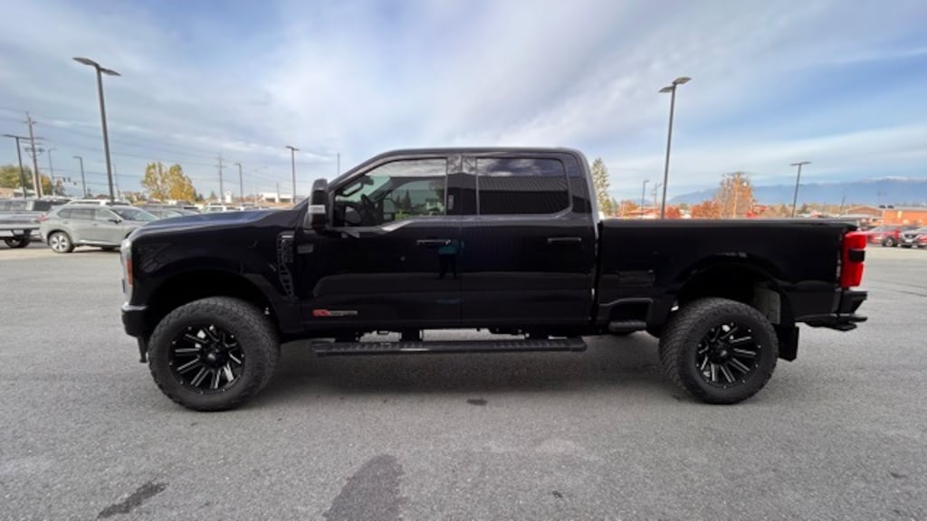 Used 2023 Ford F-350SD Lariat Truck