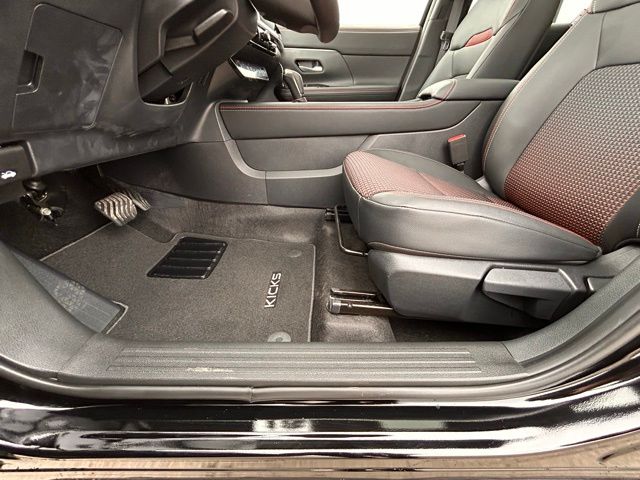 2025 Nissan Kicks SR AWD - Photo 28