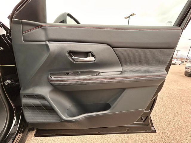 2025 Nissan Kicks SR AWD - Photo 35