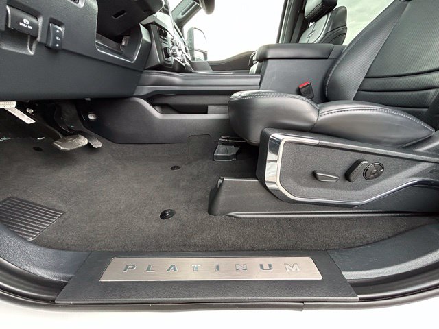 2025 Ford F-350 Super Duty Platinum - Photo 38