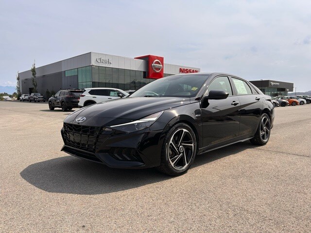 2022 Hyundai Elantra N Line photo 2