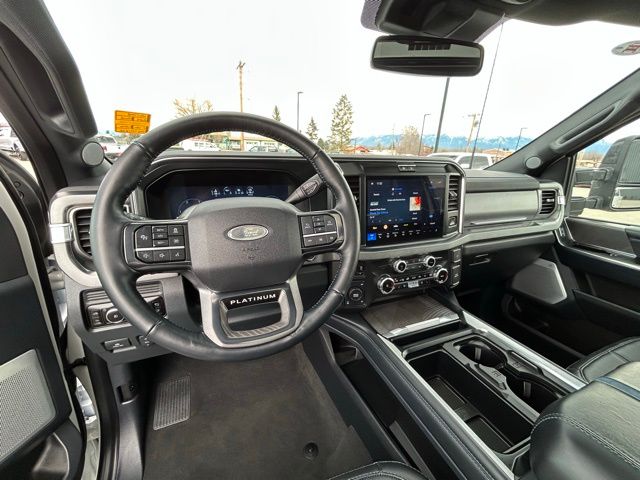 2025 Ford F-350 Super Duty Platinum - Photo 31
