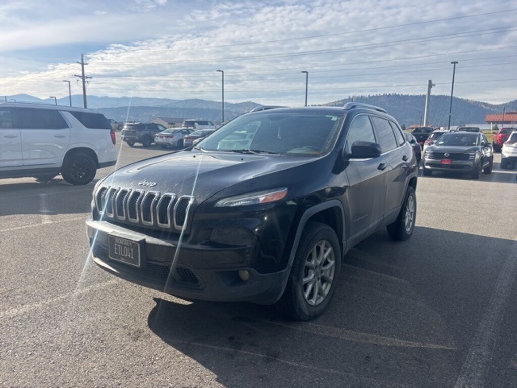 Used 2016 Jeep Cherokee Latitude SUV