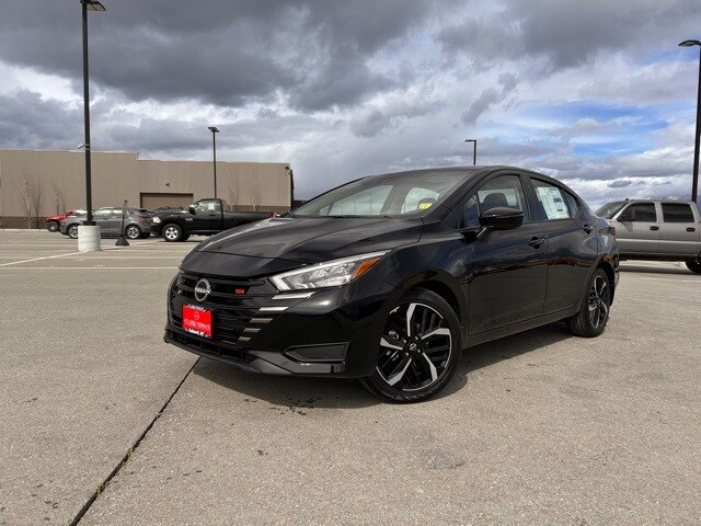 2025 Nissan Versa 1.6 SR photo 2