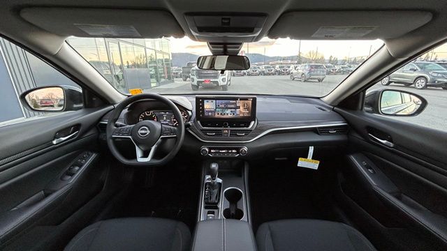 2025 Nissan Altima SV - Photo 12