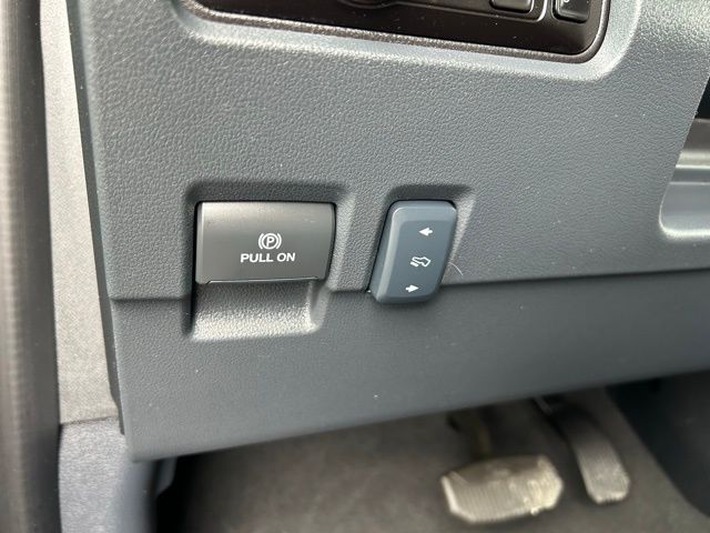 2025 Ford F-350 Super Duty Platinum - Photo 35