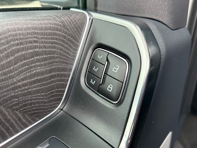 2025 Ford F-350 Super Duty Platinum - Photo 40
