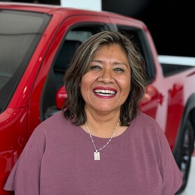 Staff member Yolanda Antonio from ID_d19f70