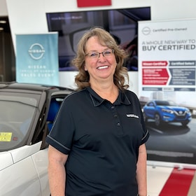 Staff member Teresa Parker from ID_b1d4d7