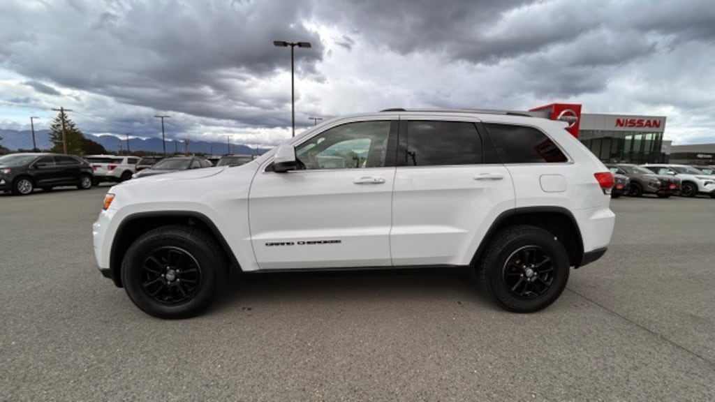 Used 2018 Jeep Grand Cherokee Laredo E SUV