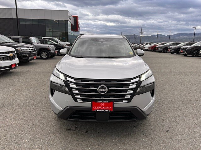 2024 Nissan Rogue SV photo 2