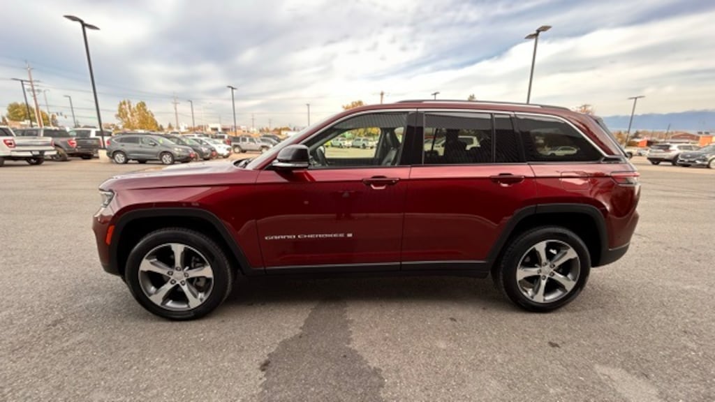 Used 2023 Jeep Grand Cherokee Limited SUV