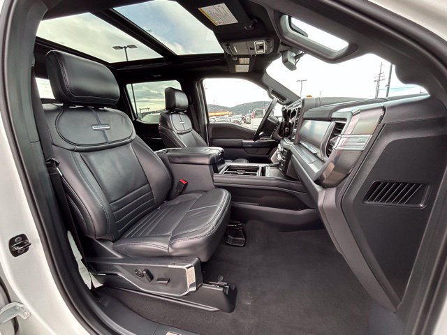 2025 Ford F-350 Super Duty Platinum - Photo 46