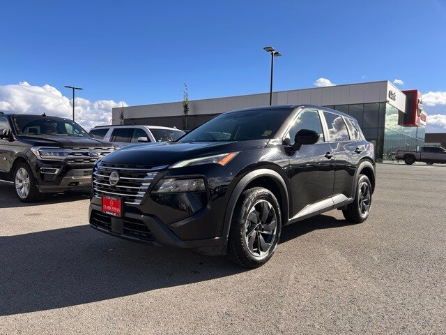 2024 Nissan Rogue SV photo 3