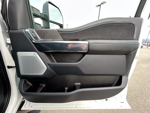 2025 Ford F-350 Super Duty Platinum - Photo 48