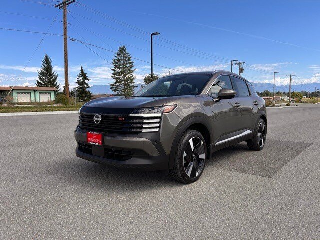 2025 Nissan Kicks SR photo 2