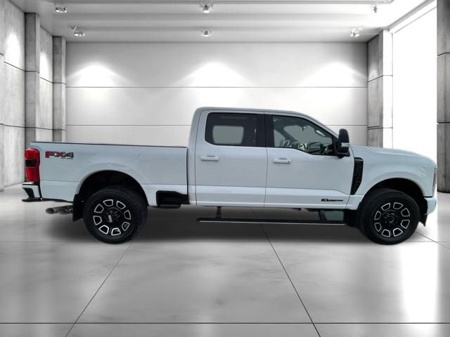2025 Ford F-350 Super Duty Platinum - Photo 9