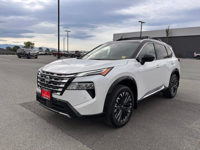 2025 Nissan Rogue Platinum photo 3