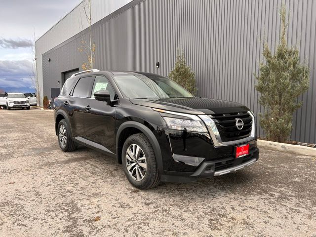 2025 Nissan Pathfinder SL's photo