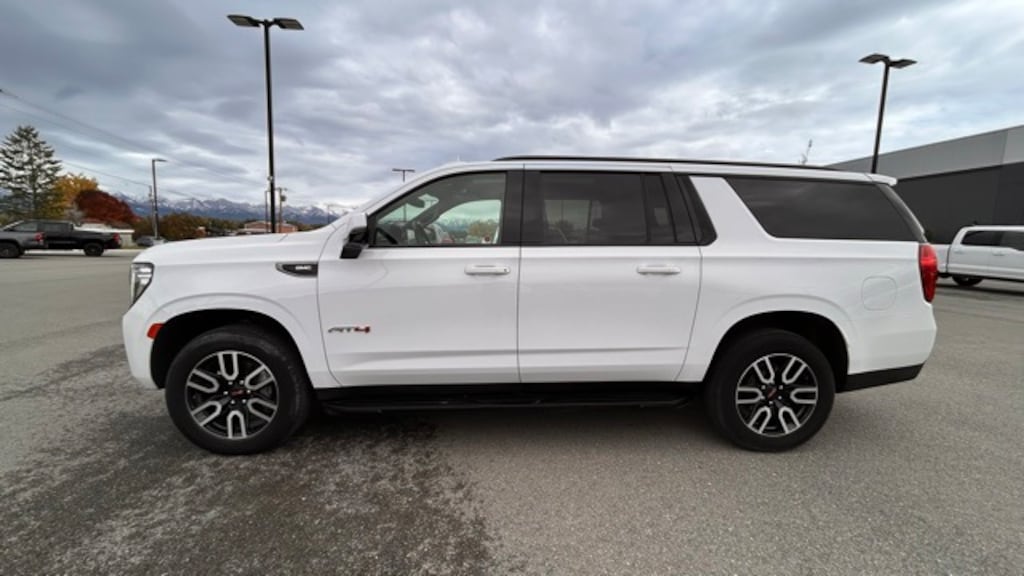 Used 2023 GMC Yukon XL AT4 SUV