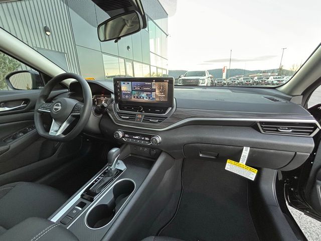 2025 Nissan Altima SV - Photo 28
