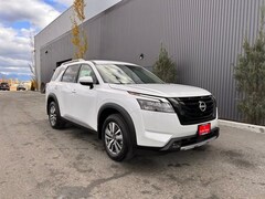 2025 Nissan Pathfinder SL SUV