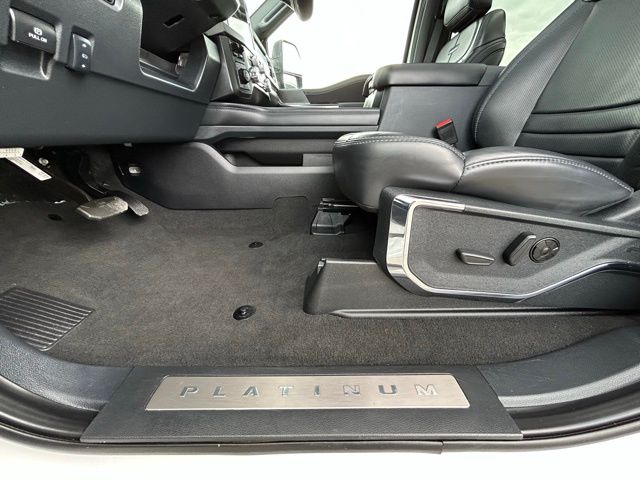 2025 Ford F-350 Super Duty Platinum - Photo 38